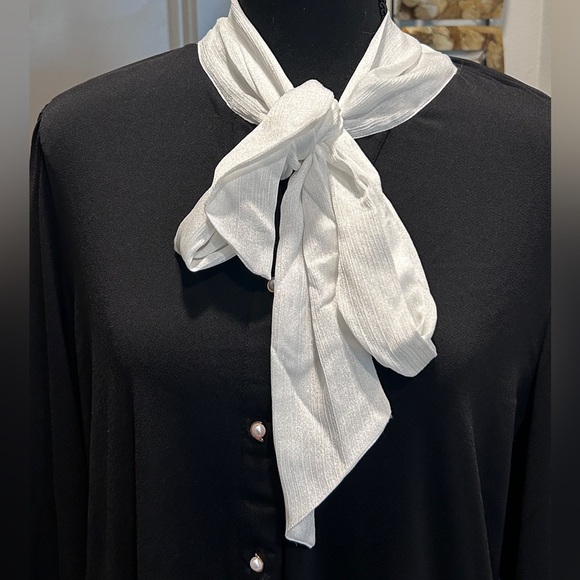 Adriana papel, black blouse . - Picture 3 of 11